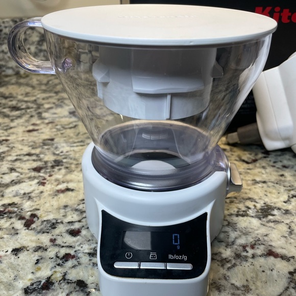 KitchenAid Stand Mixer White All-In-One Sifter and Scale Attachment - Picture 3 of 16